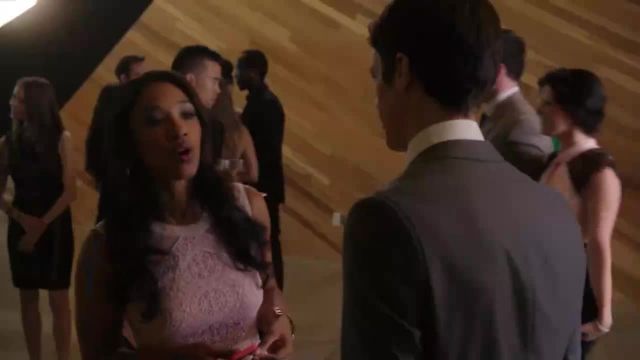 Flash S01 E02