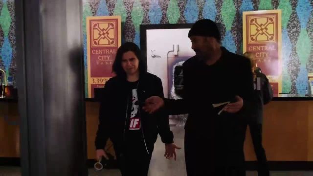 Flash S04 E18