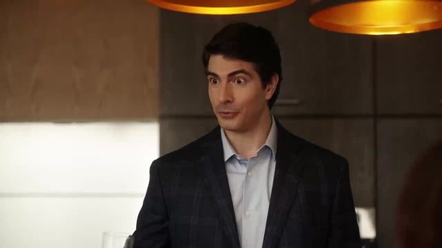 Flash S08 E01